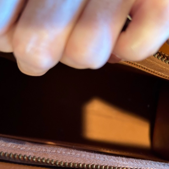 ANABAGLISH Victoria Leather Tote - Picture 7 of 13